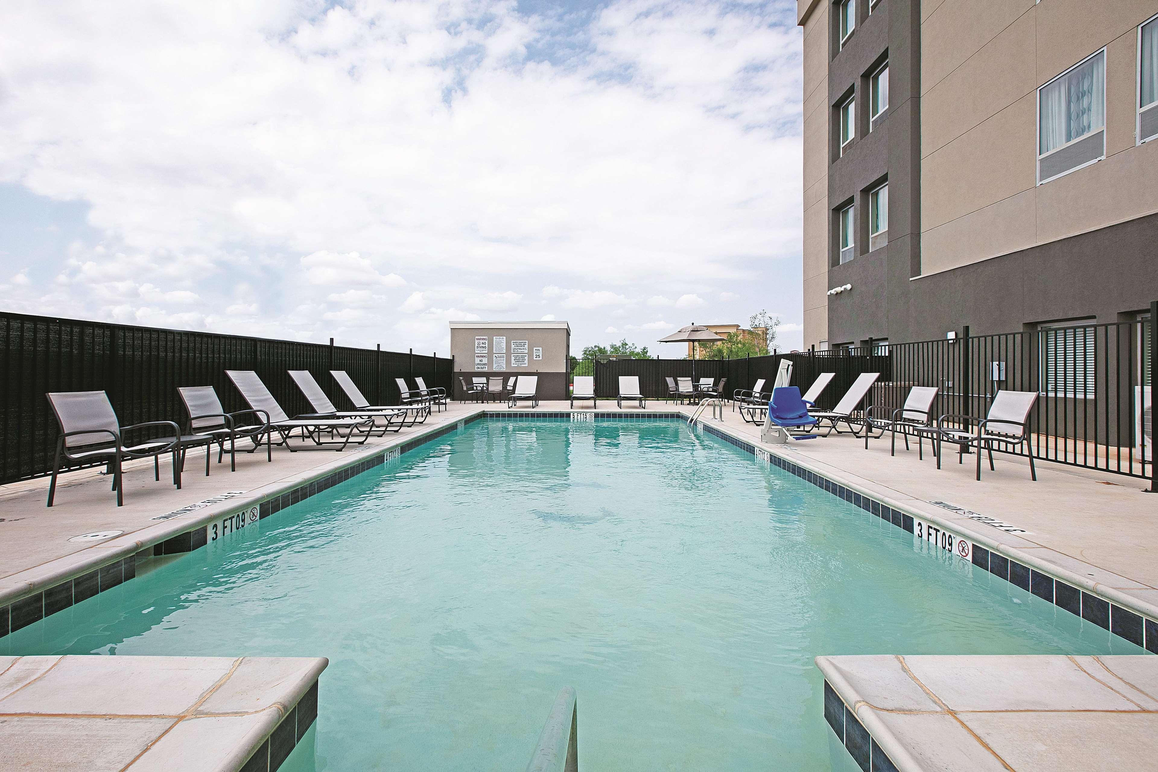 La Quinta By Wyndham Sweetwater East Hotel Exterior photo