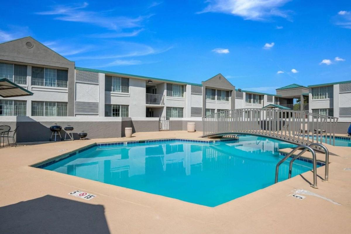 La Quinta By Wyndham Sweetwater East Hotel Exterior photo